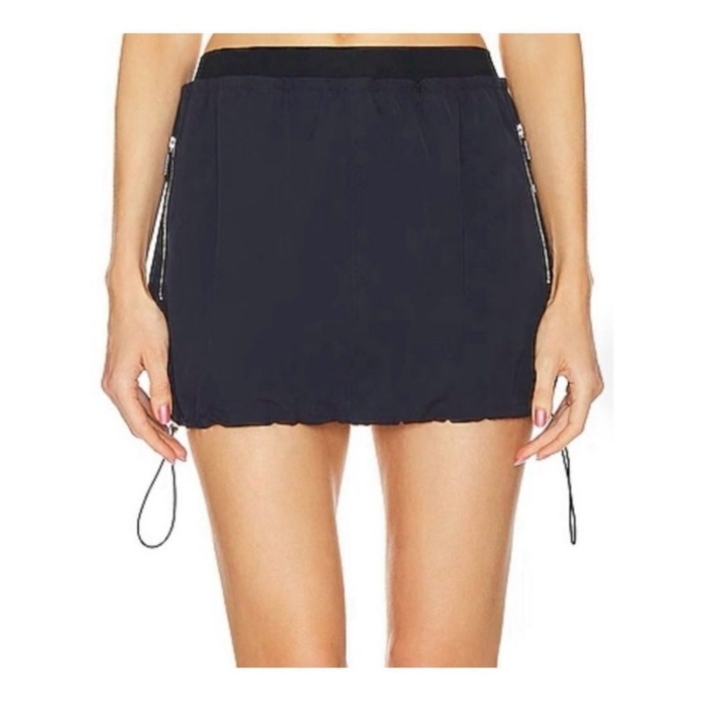NWOT GRLFRND Cinched Mini Skirt & Ivory in Navy